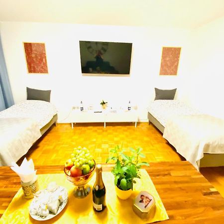 Welcome To Messe!-Two-Bedroom Apartment&Balcony Hanóver Exterior foto